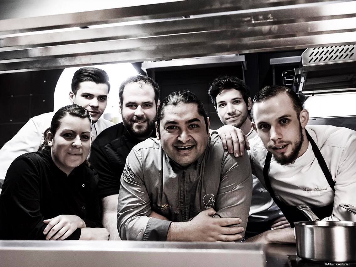 Từ một người ngủ trên đường phố đến đầu bếp Michelin