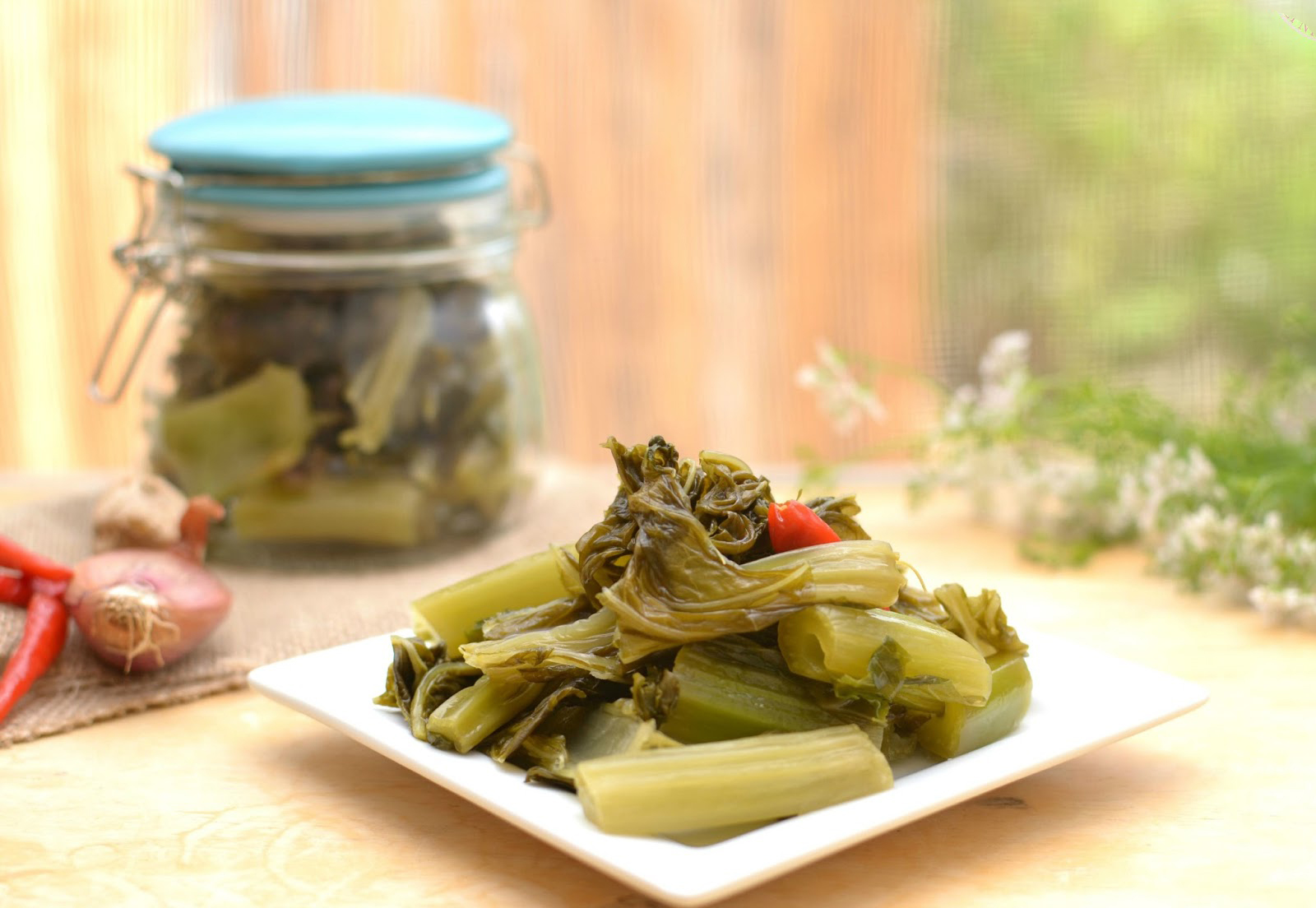 Dưa muối: Lợi, hại thế nào?