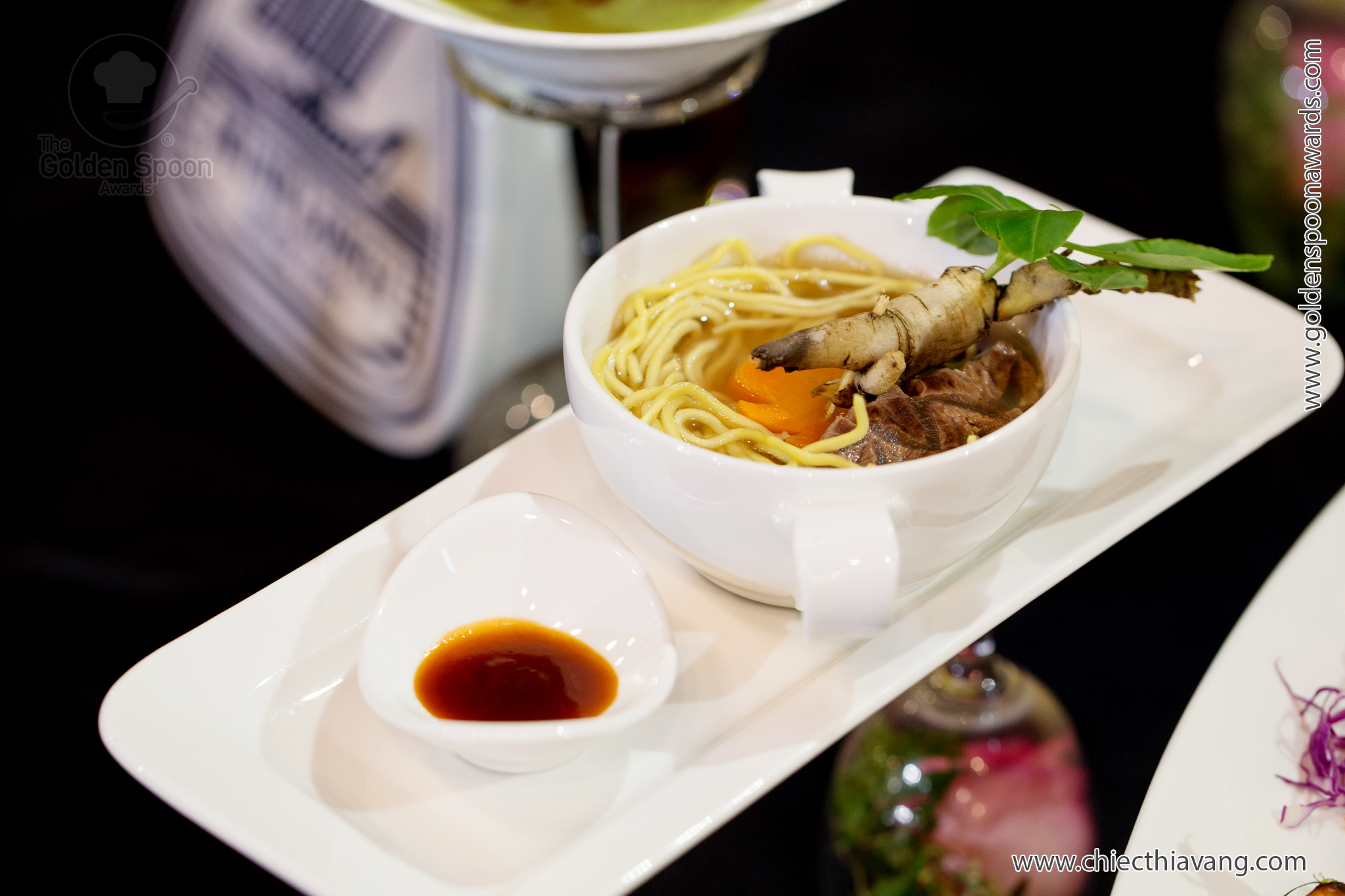 Dư phẩm từ gà làm thuốc