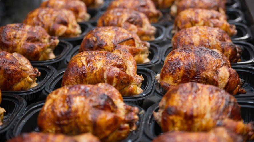 Bí mật phía sau món gà nướng Rotisserie nổi tiếng của Pháp