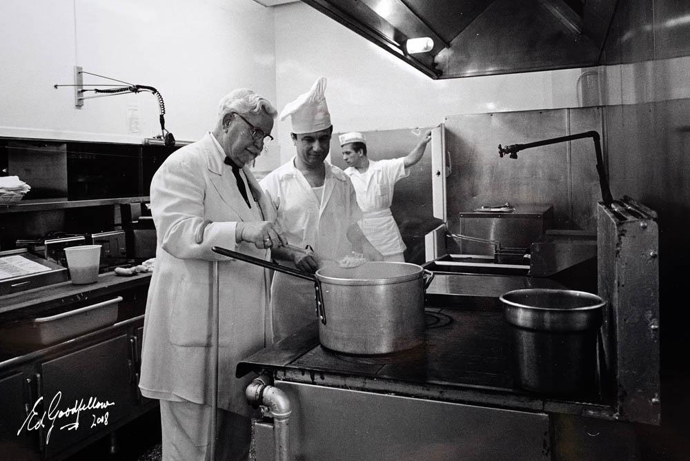 1009 lần bị từ chối vì nấu dở và câu chuyện khởi nghiệp tuổi 65