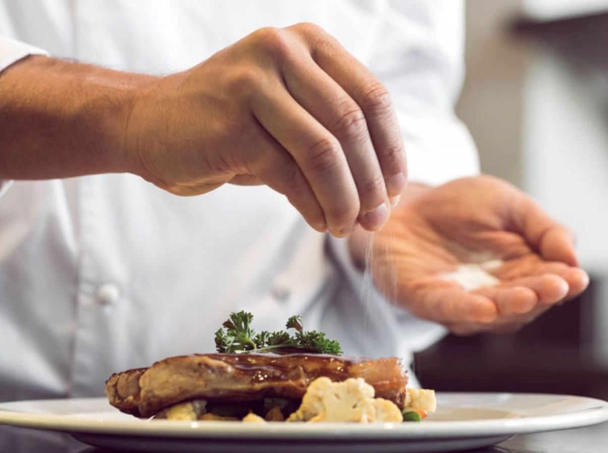 Báo động tình trạng người Việt ăn mặn gấp đôi khuyến cáo của WHO