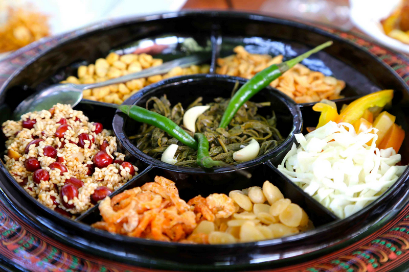 Salad lá trà- đặc sản Myanmar Salad lá trà- đặc sản Myanmar