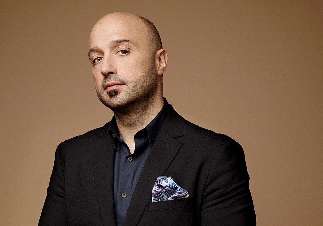 "Tôi từng làm việc như chuột dưới các hầm rượu để thoát cái bóng của mẹ"