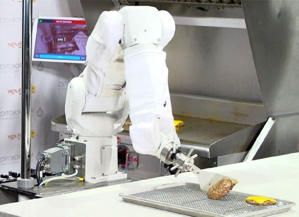 Cuộc “xâm lăng” của Robot đầu bếp thời 4.0