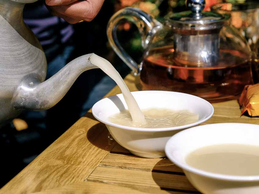 Trà bơ – thức uống tinh túy của người Tây Tạng