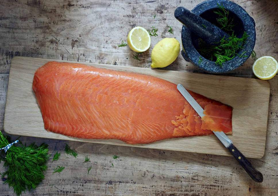 Ăn cá hồi, cá mòi giúp giảm các triệu chứng hen suyễn ở trẻ em