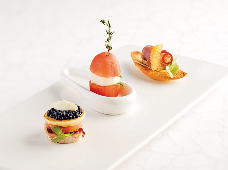 Bí mật của những phần ăn bé tí trên chiếc đĩa to ở nhà hàng