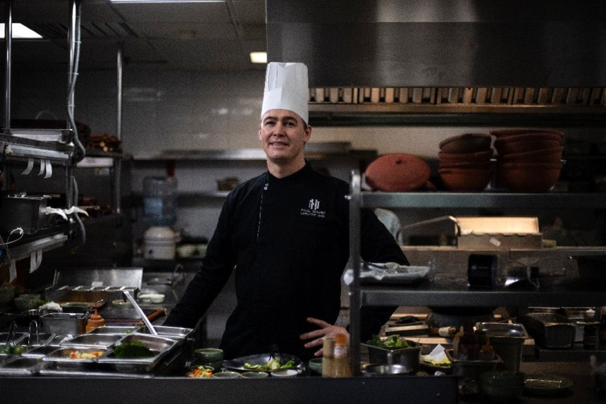 Bếp trưởng bật mí chuyện nấu ăn cho hai ông Trump, Kim