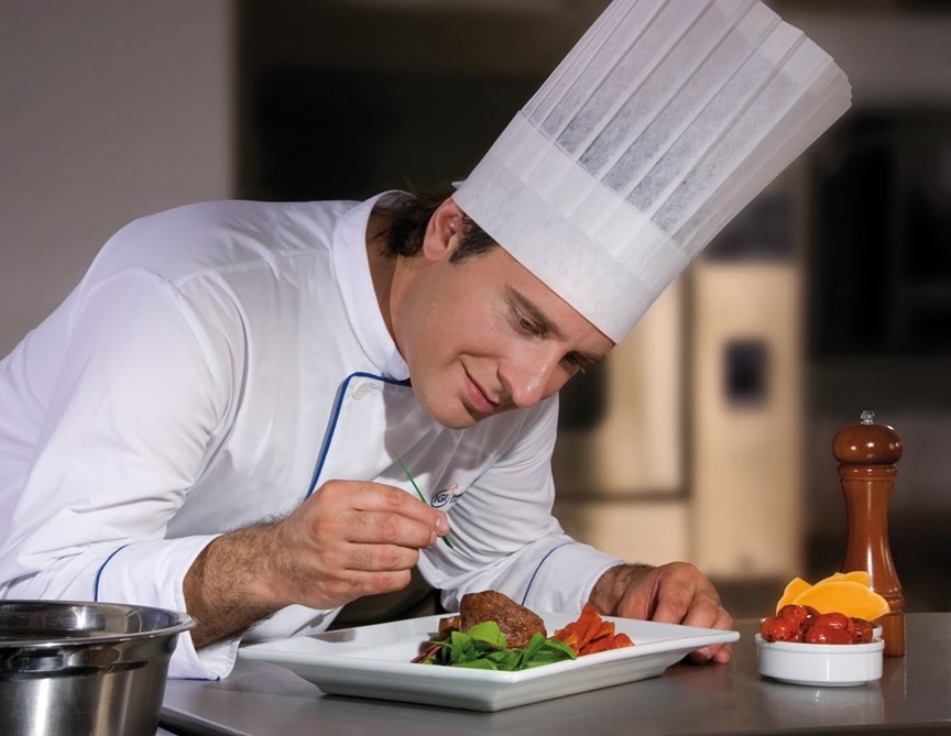 Lý do nhiều đầu bếp ghét đeo găng tay khi nấu nướng