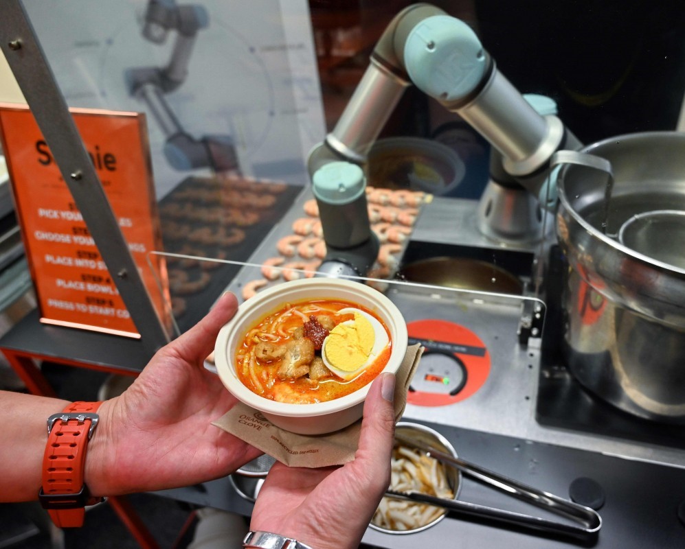 Singapore chế tạo robot đầu bếp